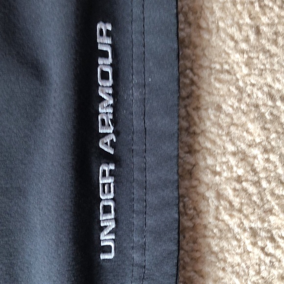 GQ Under Armour large - Picture 8 of 8